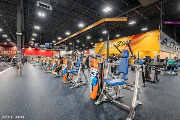 Crunch Fitness - Tucker