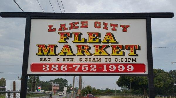 LAKE CITY FLEA MARKET
OPEN SAT. & SUN 6:30~3:pm
Established over 55 years ago!
Indoors, outside, by the day or month. Come on out!