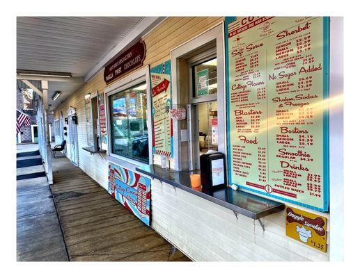 Cone Cottage. Crete IL . Historic DIXIE Highway. HotDogs Italian Beef Nachos etc and Soft Serve Cones Sundaes Shakes Smoothies etc.Cool !