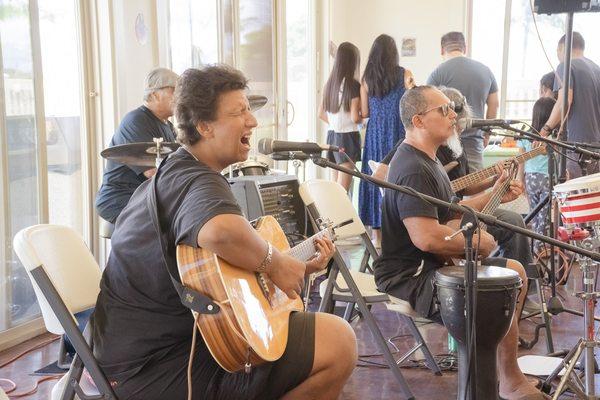 ColorWhims- Hawaii Party Entertainers