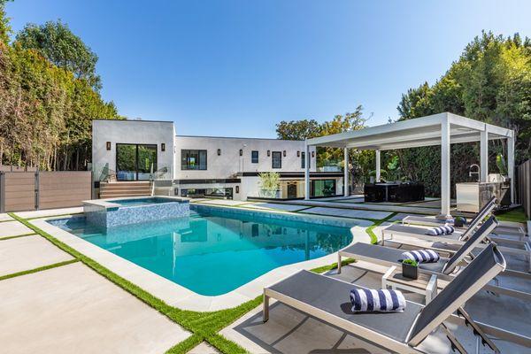 We Are Proud To Announce That The Golden Estate Builders Team Completed Another Stunning Luxury Home in Sunset Plaza, LA.