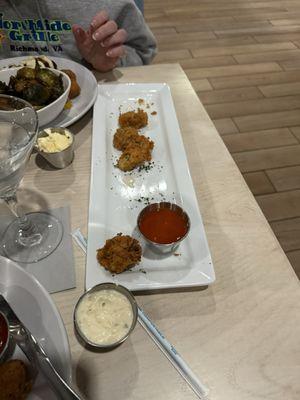 Fried oysters (8) with buffalo sauce on the side