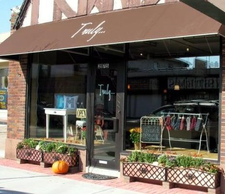 Love the cute storefront