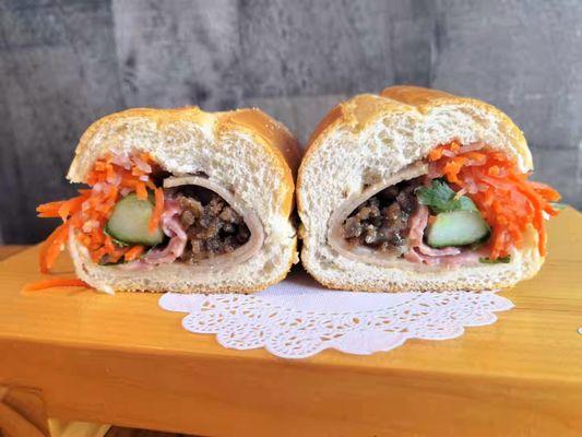 Classic banh mi