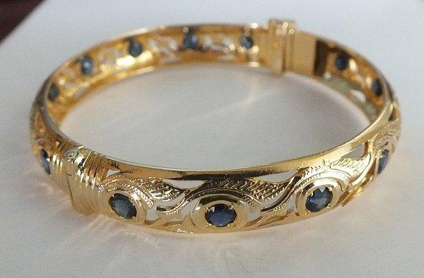 22 Carat Gold and Sapphire bracelet