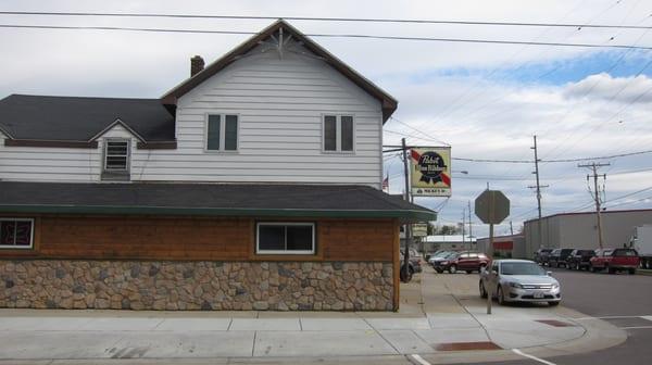 New name, same location.  Now operates as Mickey D's Corner Bar