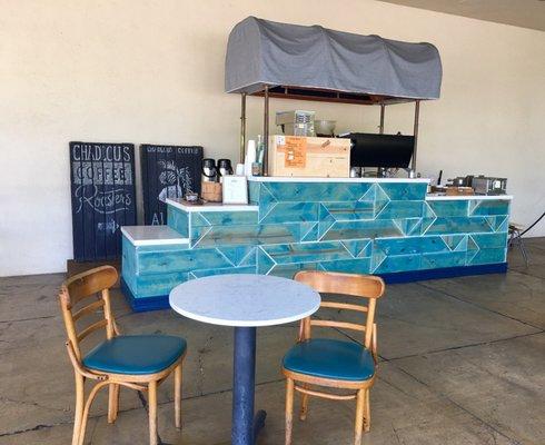 ChadLou's Coffee at the entrance of the East-West Center