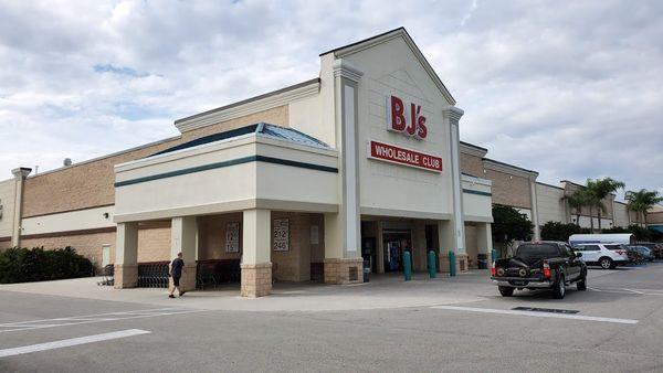 BJ's Wholesale Club Gas Station