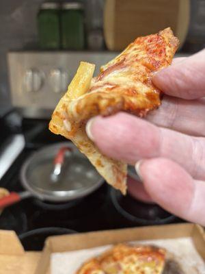 Floppy....no structure Crust.