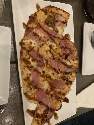 Fig and prosciutto flat bread.