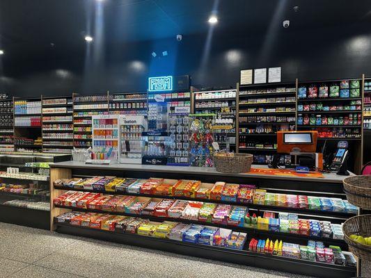 UR Convenience Store Snax Smoke