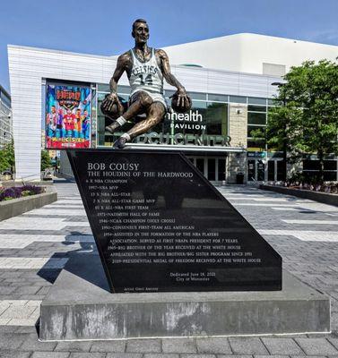Bob Cousy Statue