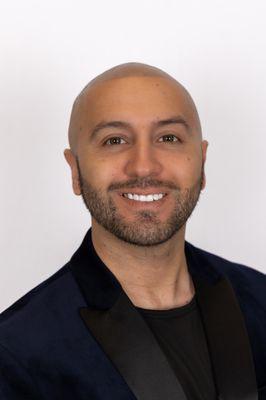 Efrain Fernandez - Realty One Group