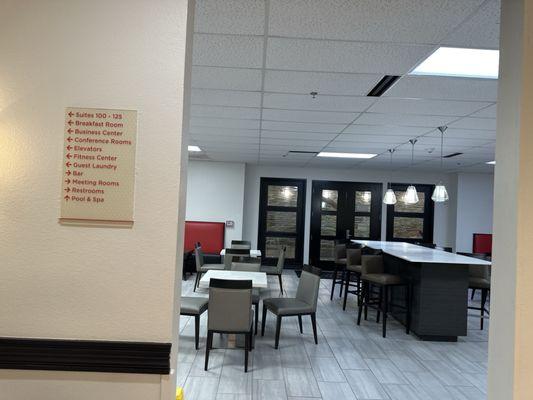 Second breakfast room