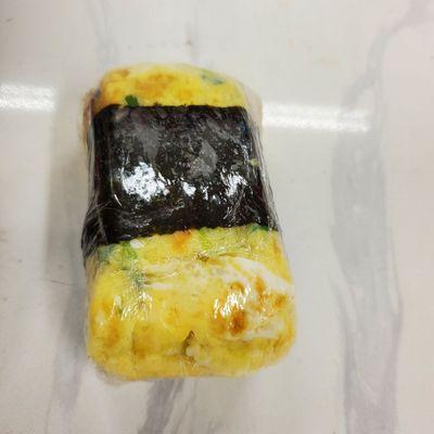 Bomb musubis in waianae. Fresh new store they sell vapes too only $ 21.99 for vape. Clean newest convenient store.