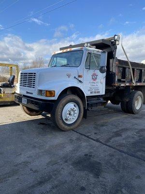 DOUG'S TRUCK & TRAILER REPAIR