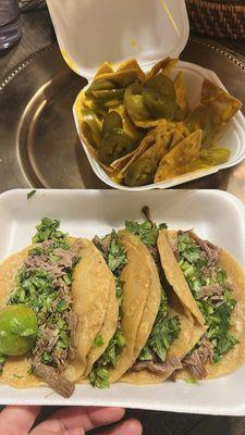 Nachos and Tacos de Desehbrada