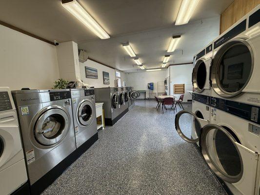 Lots of machines. About 3 out of order. One smaller washer at $3.50 per load the rest are for large loads at $5.50