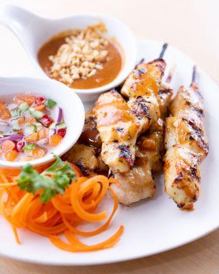 Seasoning Thai Bistro - Elmwood