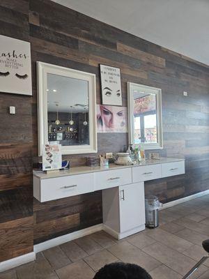 Brow and lash bar