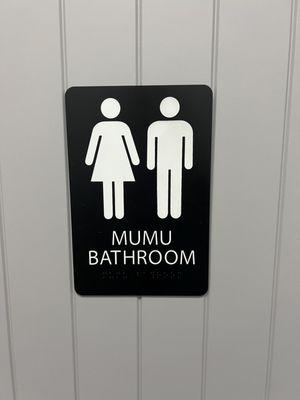 Amazing Japanese bathroom in black and white named after Mumu!
