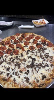 Half beef half halal turkey pepperoni