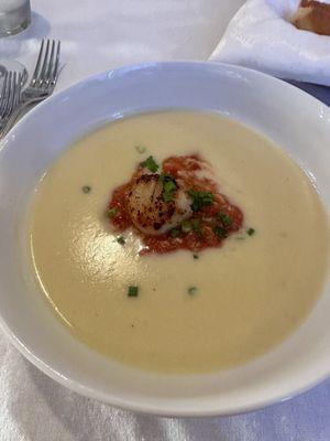 Corn soup with scallop