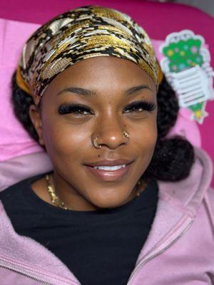 Short volume set, dark and full for a simple look.