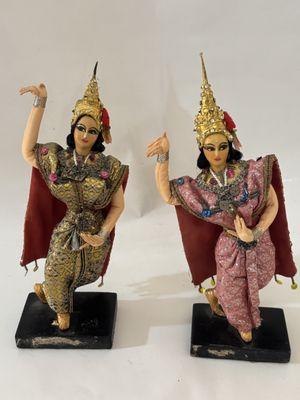 2 indonesian dancers