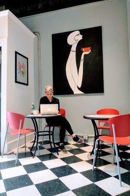 Free WiFi! Go ahead, stick around.