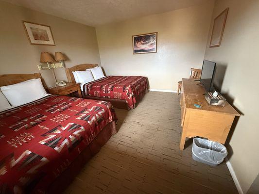 Regular room no extra sq feet. No micro wave or mini fridge. Just a regular room with comfy bed and blankets