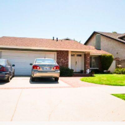 Steps in the Right Direction Men's ARMINTA House Front of House