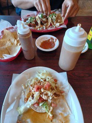 Chicken taco American style and assorted meat taco reguar