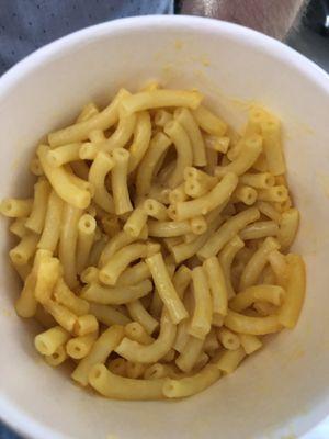 Happy hour mac n cheese looks like microwaved easy Mac. The description for this said "white cheddar sauce, Parmesan and parsley".