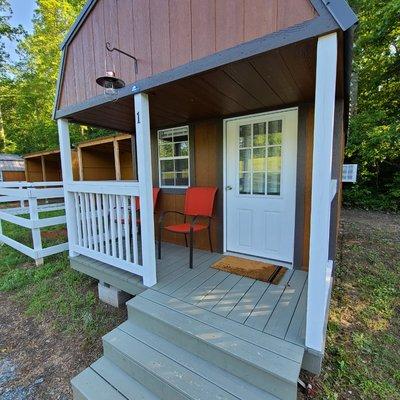 Cabin rental with paddock for your horse right next door!