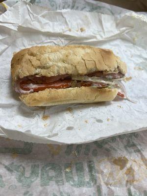 6 inch all American club. A little smashed up and dried out with the toasted bun.