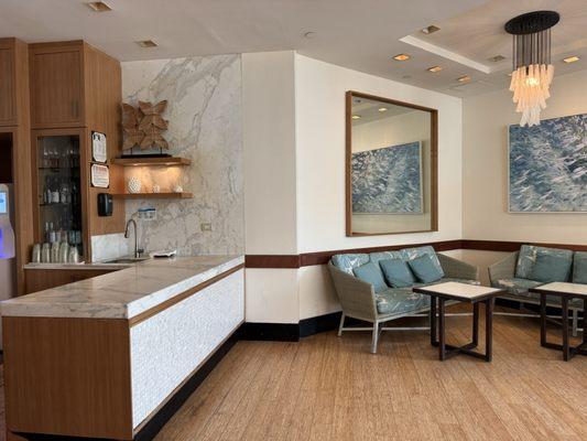 Hyatt Regency Waikiki Beach Resort And Spa