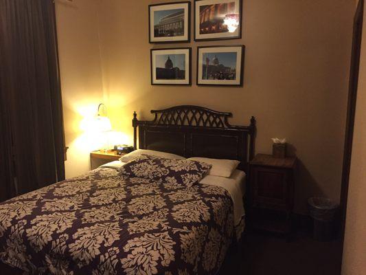 Small cozy Queen sized bedroom