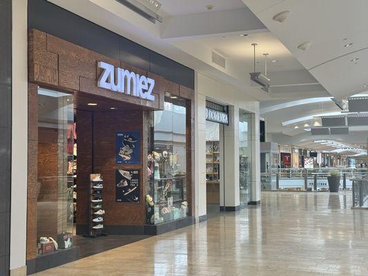 Zumiez