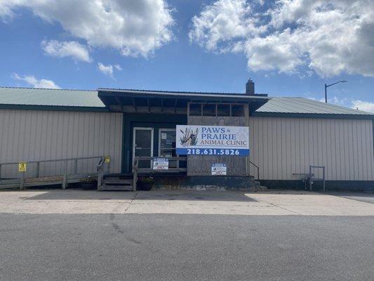 Paws & Prairie Animal Clinic