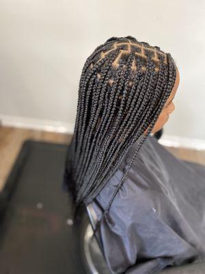 Medium knotless braids