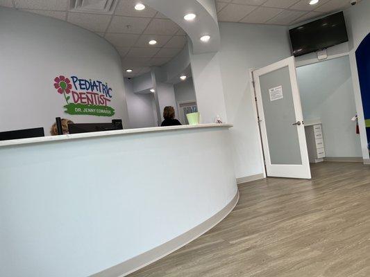 Pediatric Dentist Dr. Jenny Edwards