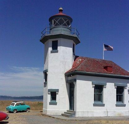 Antique cars at the Point Robinson Lighthouse!
