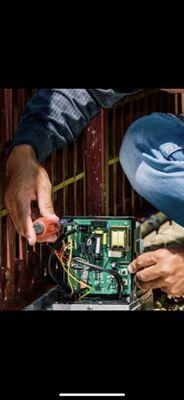 Automatic Gates repairs 903 944 6809 in Tyler Tx