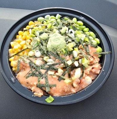 Spicy tuna poke bowl