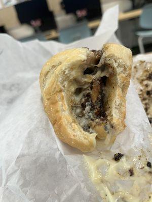 Mushroom cheesesteak (beef)- 12.99$