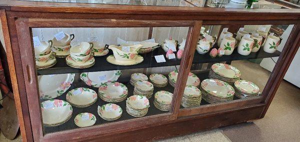 Oliver-Hardin Antiques & More