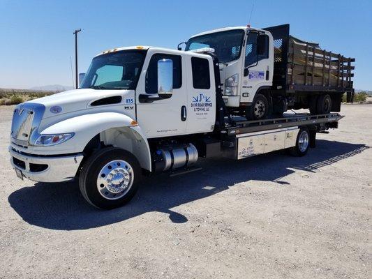 J-S 24 Hr Road Service & Towing