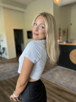 Women's haircut and highlight