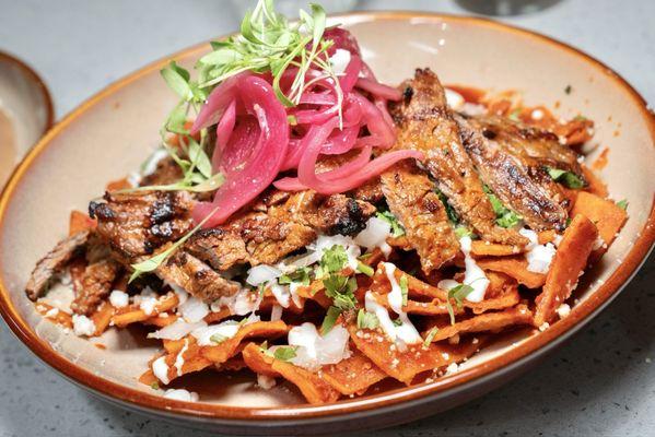 Chiliquiles (Rojos, Steak).